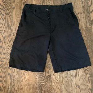 Greg Norman men’s black golf shorts size 30